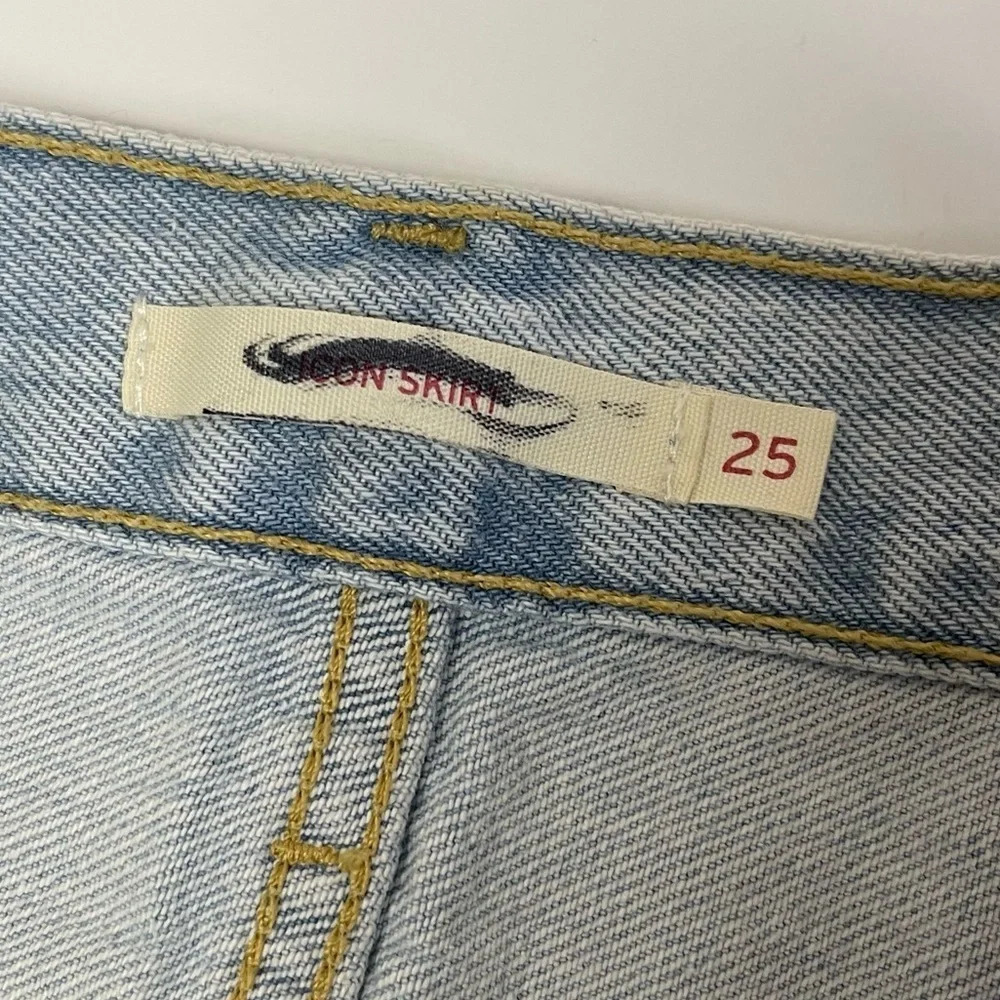 NEW Levis Icon Jean Skirt Womens Size 25 Light Blue Denim Button Fly NWOT - Picture 4 of 9